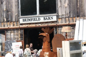 Brimfield-<strong>Antique-show” width=”300″ height=”199″ class=”alignnone size-medium wp-image-4563″ /></a><br />
Springfield Antique Flea Market in Springfield, Ohio is popular for antique furniture sellers. Also there are many folk art sellers. It’s open for one week on each month and now open dates are announcing by websites. Also there’s an extravaganza week of flea market which hosts over 2500 vendors from country.</strong><br />
The All-Night Flea Market is one of the elite flea markets of country. It’s not too crowded so possible to shop with a cup of coffee. Especially night shopping on The All-Night Flea Market is very popular and shopping in the maze of streets is an unforgettable experience.<br />
<a href=