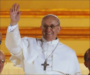 Pope-Francis-waving-crowd