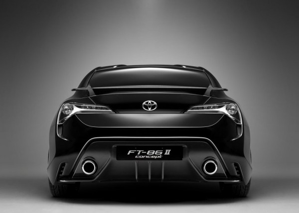 2012_Toyota_FT-86_II_Concept-back-view